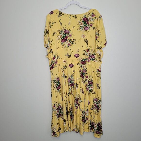 TORRID Yellow Butterfly Floral Print Empire Waist Short Sleeve Challis size 5x - Picture 4 of 8